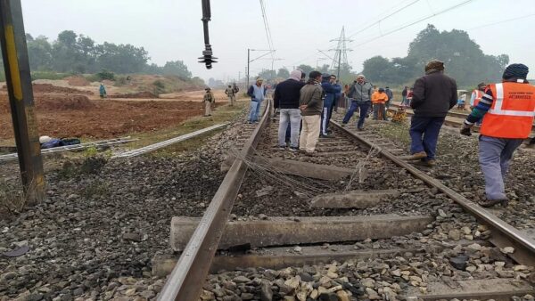 dhanbad-jharkhand-train-track-blast-indian-news